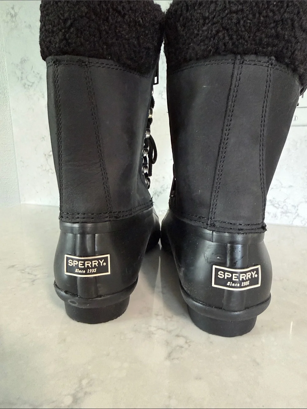 Sperry Black Quilted Lace-Up Winter Duck Boots with Faux Fur Collar- never worn.